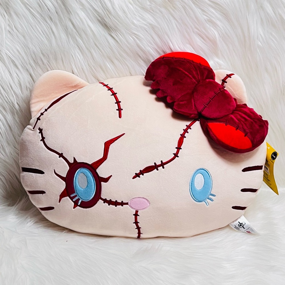 Hello‎ Kitty Chucky Pillow